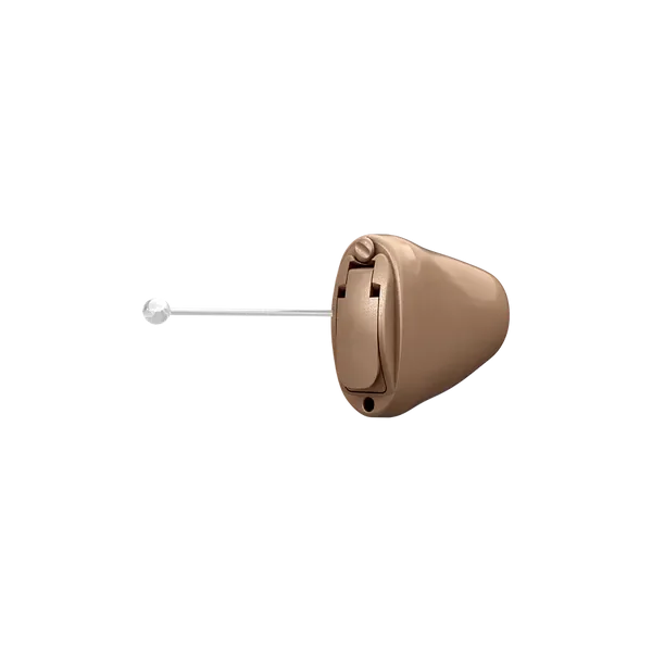 Oticon_Opn_IIC_R_C001BeigeShell_C001BeigeFP_Bat10_Angled_900x900px_Original-file.webp